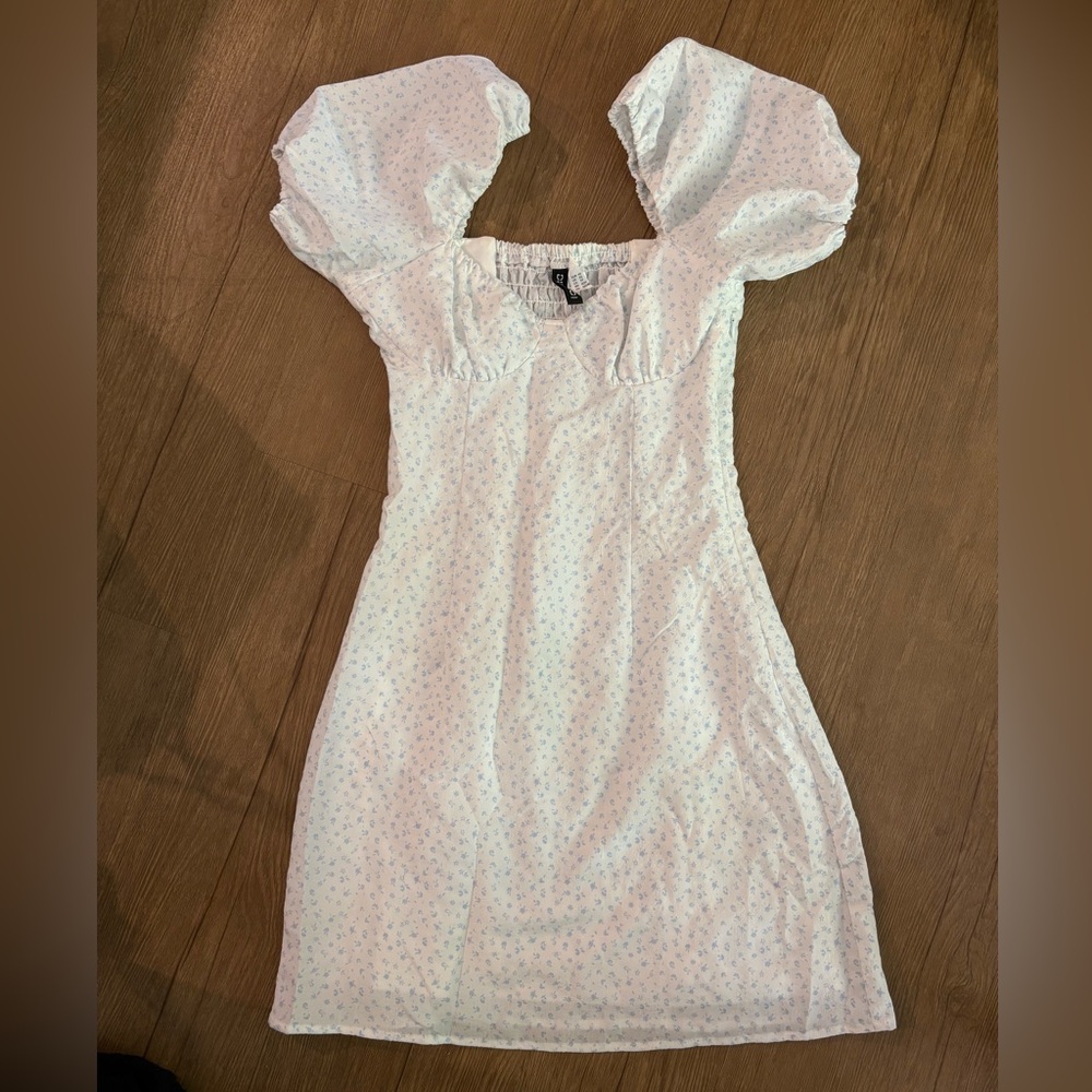 White and Baby Blue Puff Sleeve Dress (worn once)